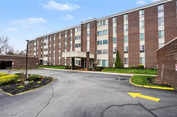 3066 Kent Road #112, Stow, OH 44224