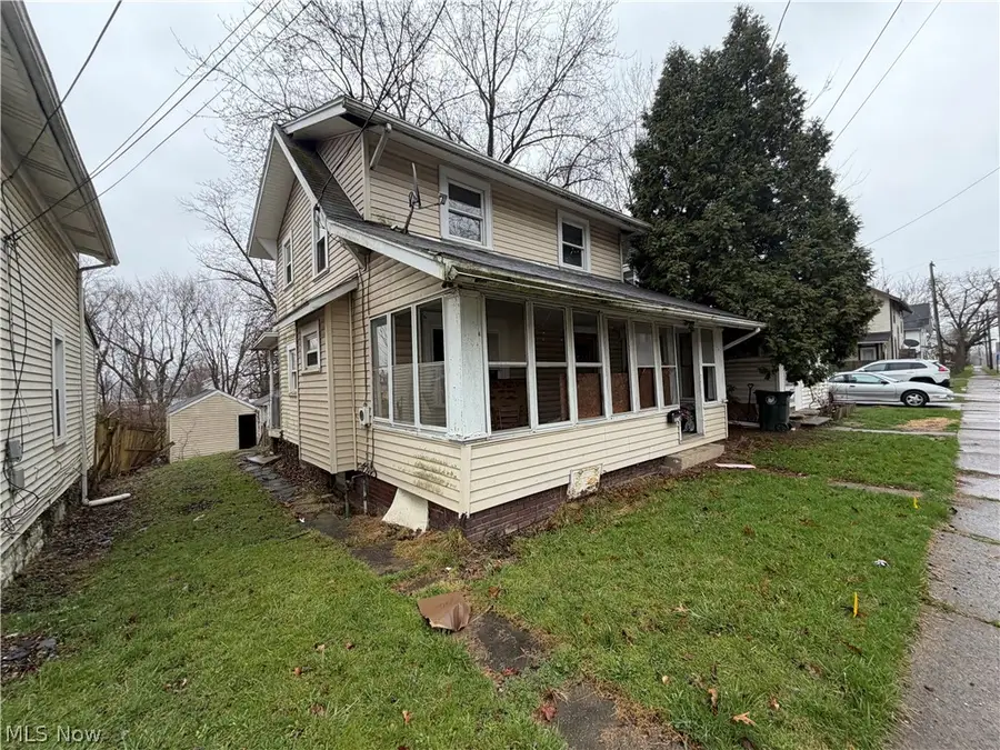 1534 Gross Ne Avenue, Canton, OH 44705 - #2