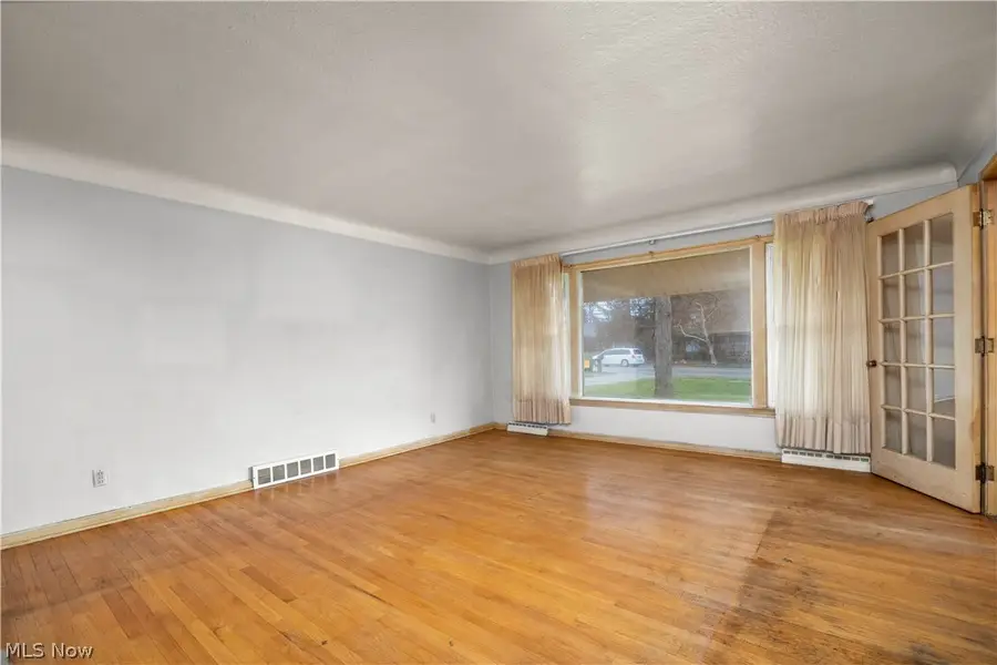 289 Richmond Rd., Richmond Heights, OH 44143 - #2