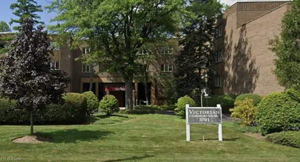 3701 Mayfield Road, Cleveland Heights, OH 44121