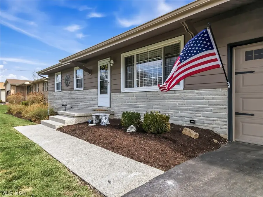 2855 Vollmer Drive, Austintown, OH 44511 - #2