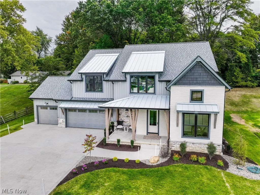 550 Woodlands Glen Avenue, Hartville, OH 44632 - #1