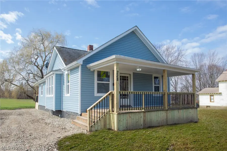 228 Center Street, Hubbard, OH 44425 - #2