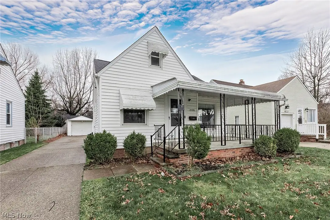 25370 Drakefield Avenue, Euclid, OH 44132 - #1