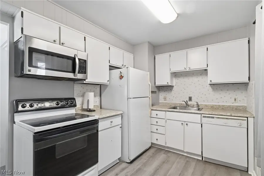 282 Schrop Avenue, Akron, OH 44312 - #3