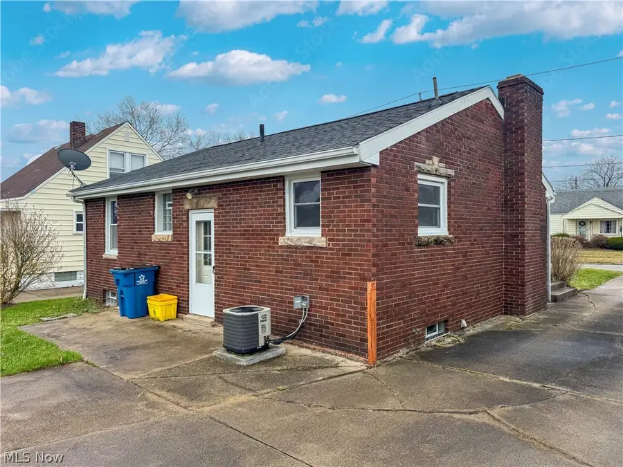 165 Piccadilly Street, Campbell, OH 44405 - #3