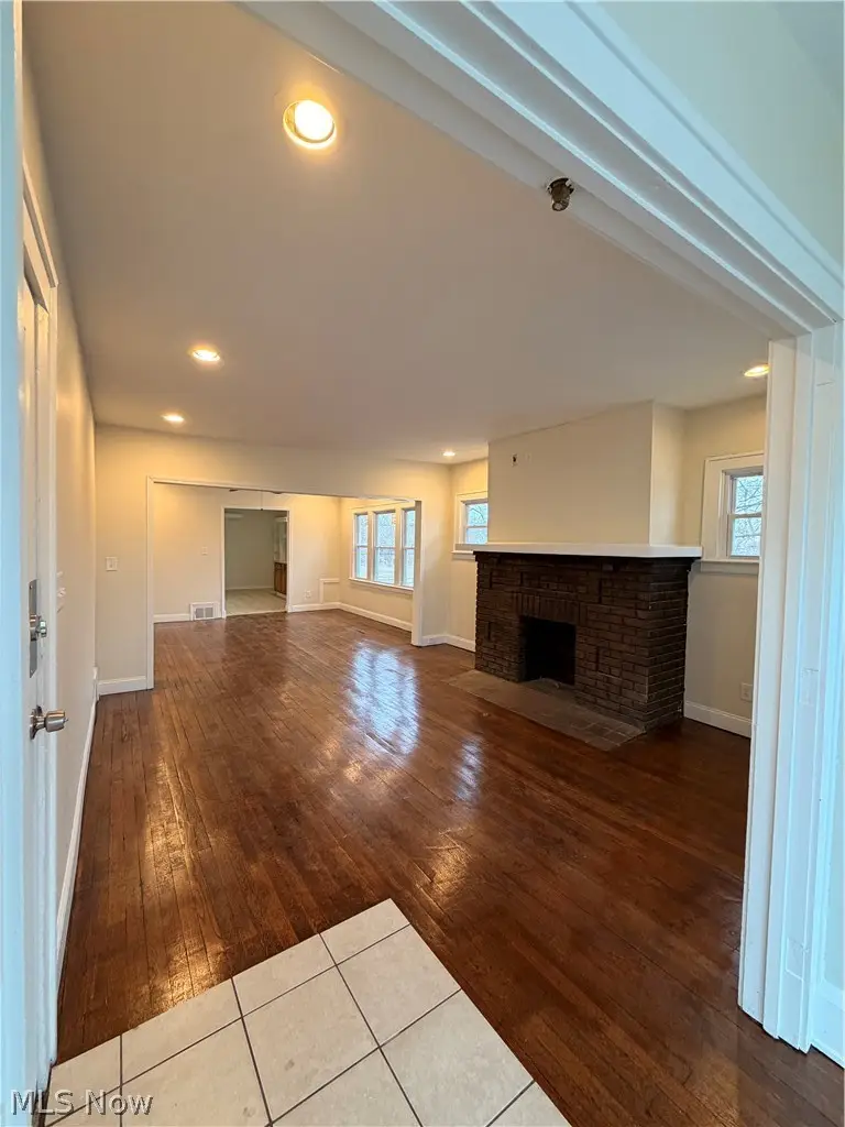 1333 E 142nd Street, East Cleveland, OH 44112 - #3