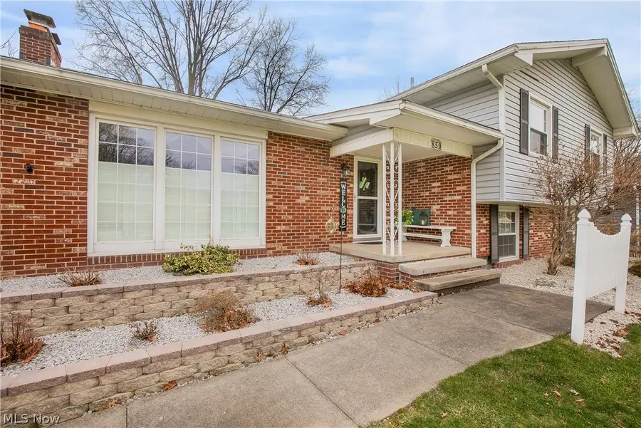 850 Robinson Avenue, Barberton, OH 44203 - #3