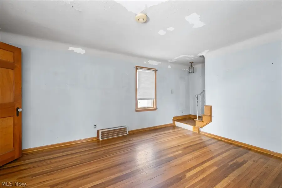 19211 Chickasaw Avenue, Cleveland, OH 44119 - #3