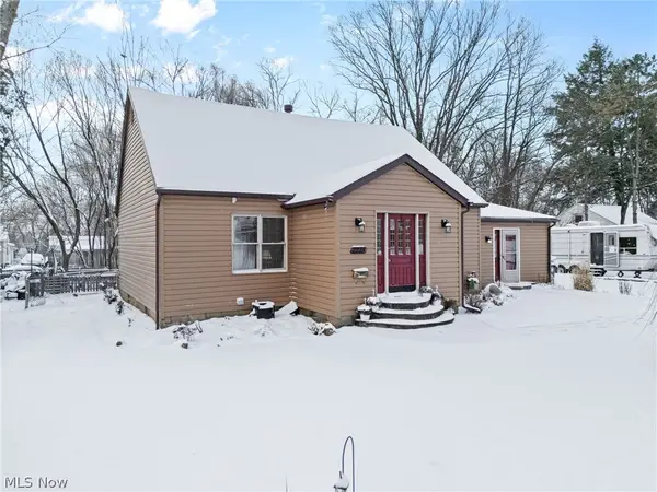 2228 St Elmo Ne Avenue, Canton, OH 44714