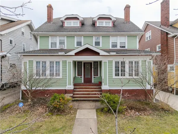 3152 E Derbyshire Road, Cleveland Heights, OH 44118