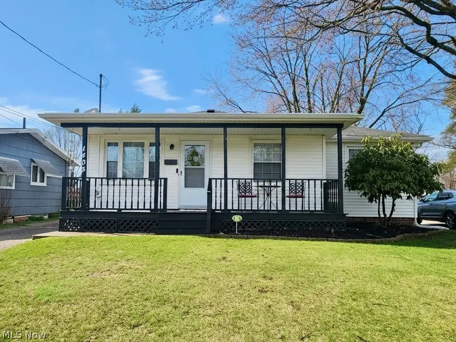 1405 35th Nw Street, Canton, OH 44709 - #1