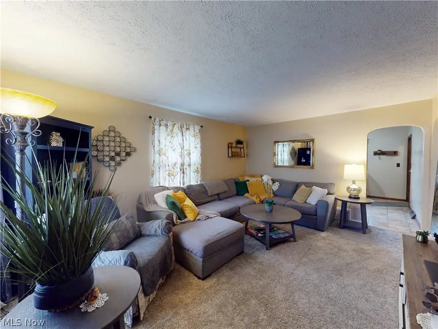 1405 35th Nw Street, Canton, OH 44709 - #3