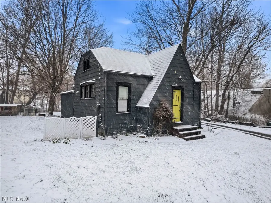 23042 South Street, Homeworth, OH 44287 - #3