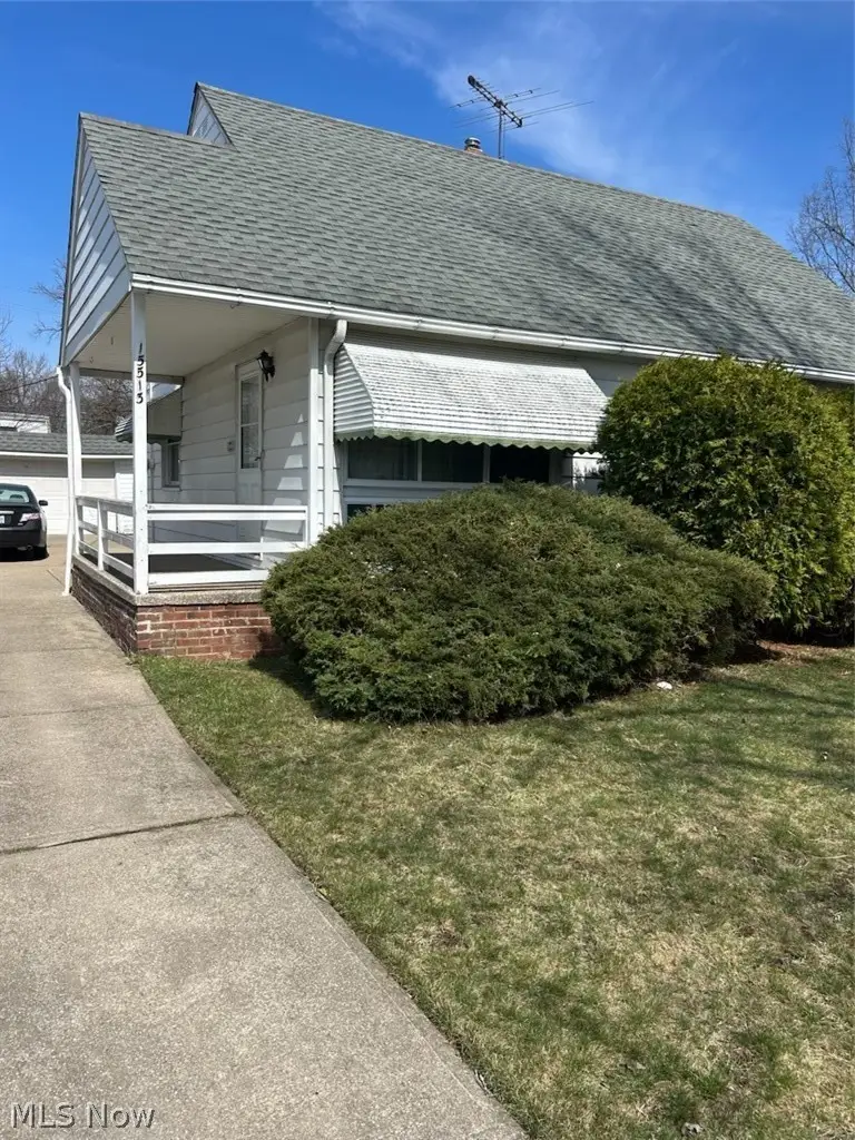 15513 Walvern Boulevard, Maple Heights, OH 44137 - #2