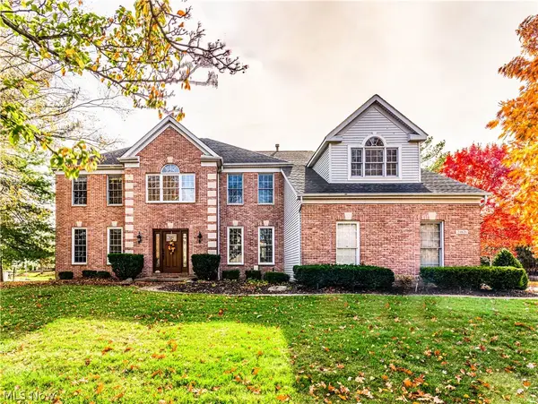 21821 Woodfield Trail, Strongsville, OH 44149