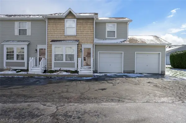 3204 Deer Trail #D, Cortland, OH 44410