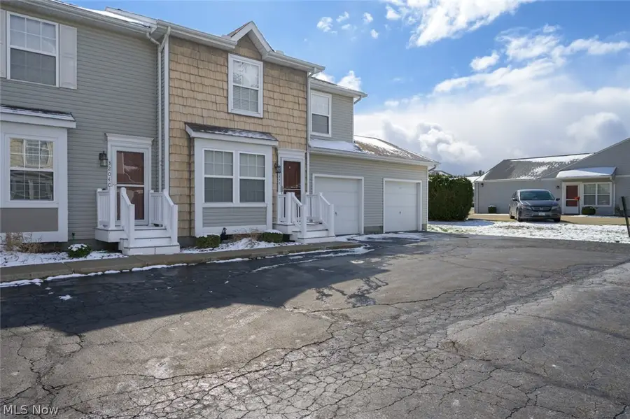 3204 Deer Trail #D, Cortland, OH 44410 - #2