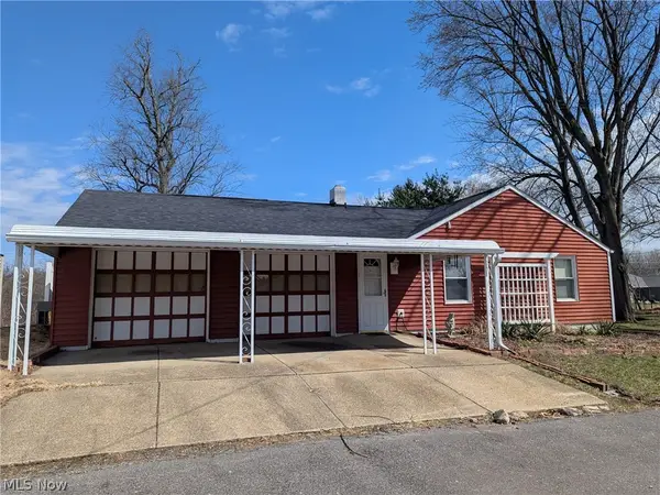 686 Portage Lakes Drive, Akron, OH 44319