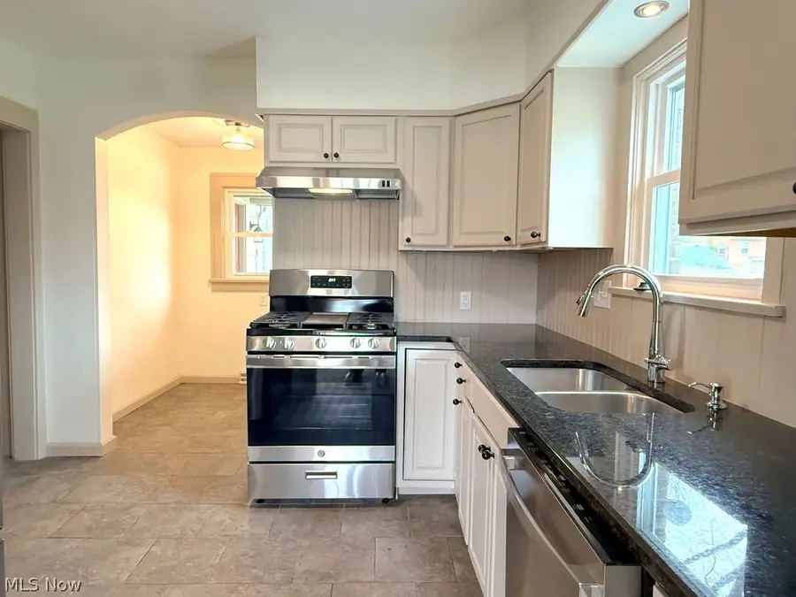 419 Oak Knoll Ne, Warren, OH 44483 - #2