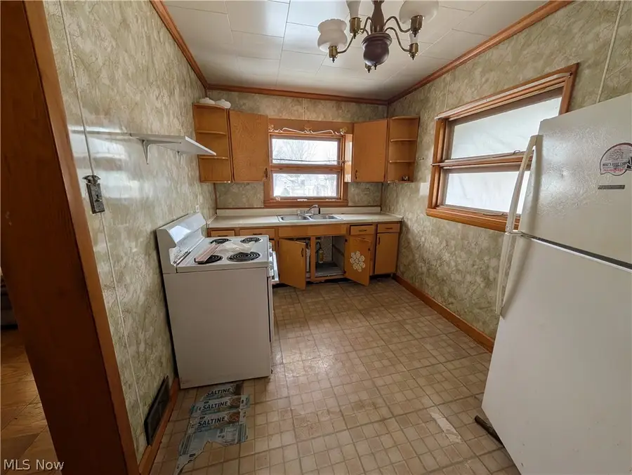 218 S Lawn Drive, Newcomerstown, OH 43832 - #2