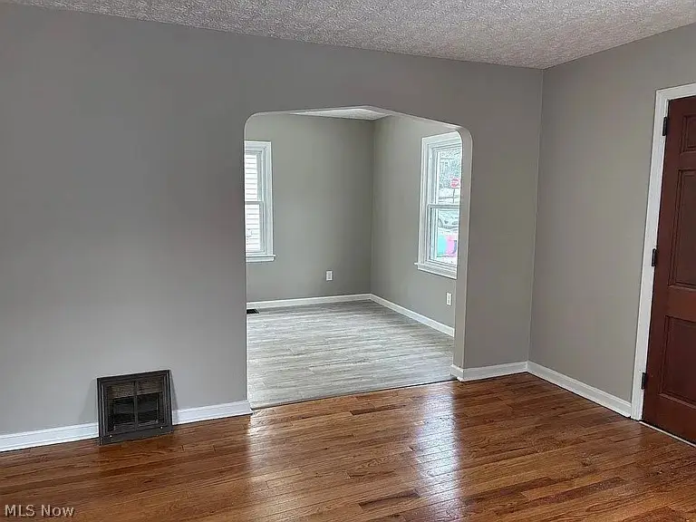 1570 Oakwood Avenue, Akron, OH 44301 - #3