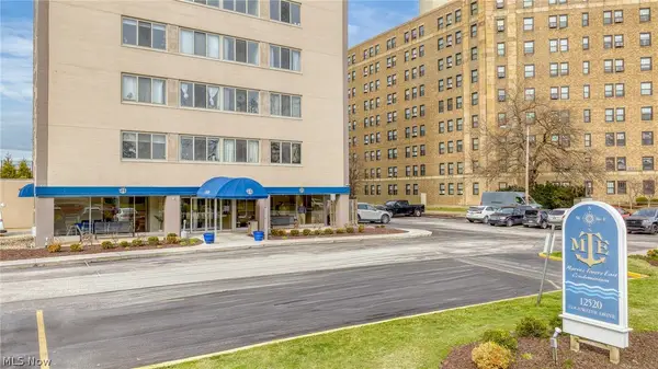 12520 Edgewater Drive #1504, Lakewood, OH 44107