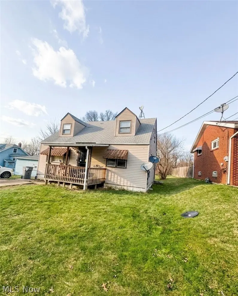 452 W Earle Avenue, Youngstown, OH 44511 - #3