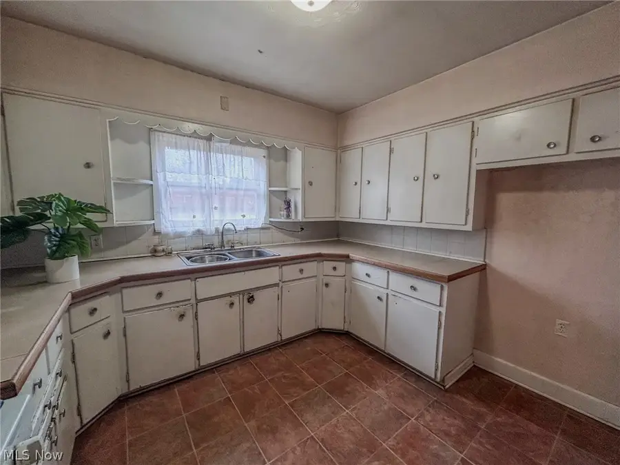 600 Robinette Court, Akron, OH 44310 - #3