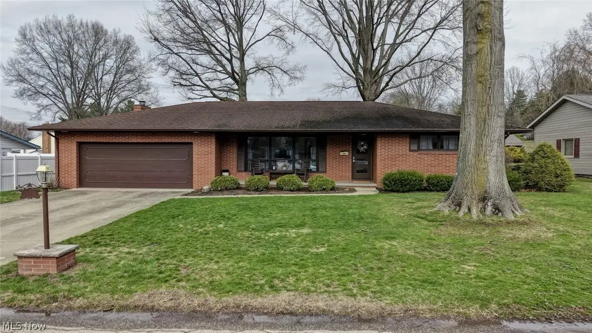 401 E 18th Street, Dover, OH 44622 - #1