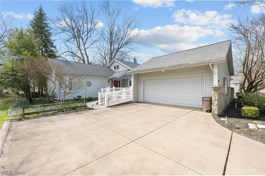 6656 Woodhawk Drive, Mayfield Heights, OH 44124 - #3