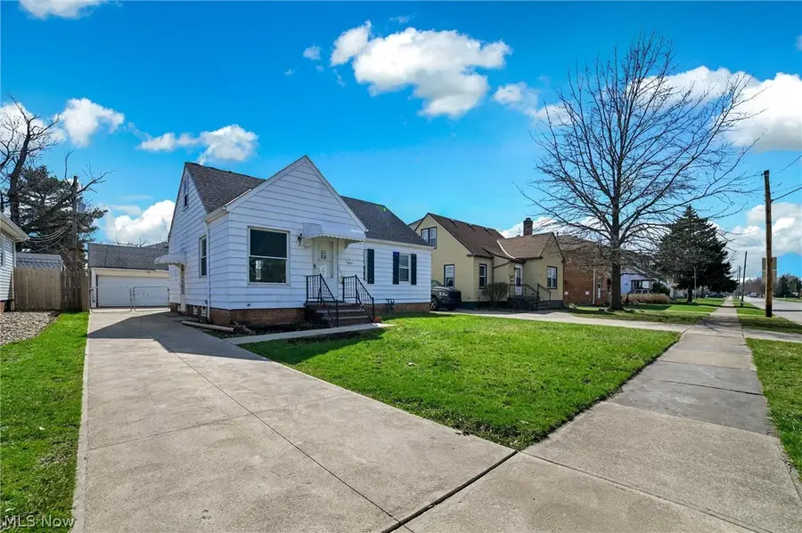 7615 Kenilworth Avenue, Parma, OH 44129 - #2