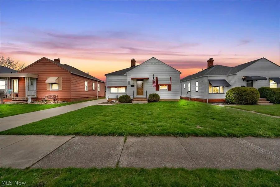 912 Dawnwood Drive, Parma, OH 44134 - #3