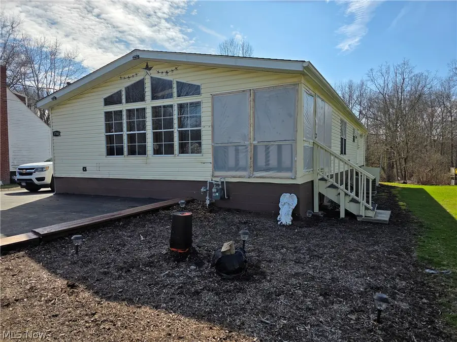 3700 Liberty Avenue, Hubbard, OH 44425 - #2