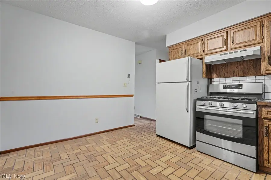 548 Continental Drive #B, Salem, OH 44460 - #3