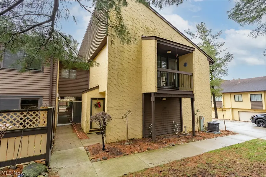 585 Hampton Ridge Drive, Akron, OH 44313 - #2