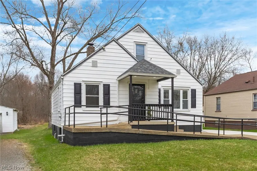 2526 Stocker Avenue, Youngstown, OH 44505 - #3