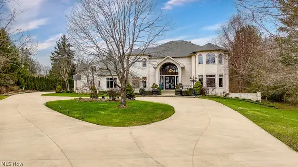 25 Brandon Court, Moreland Hills, OH 44022