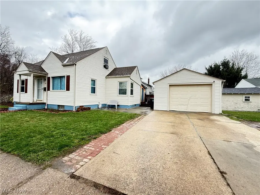 1068 Easton Drive, Akron, OH 44310 - #3