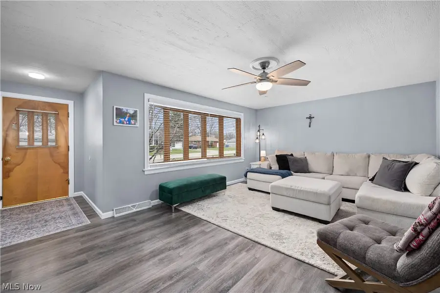 1437 Westwood Drive, Lorain, OH 44053 - #3