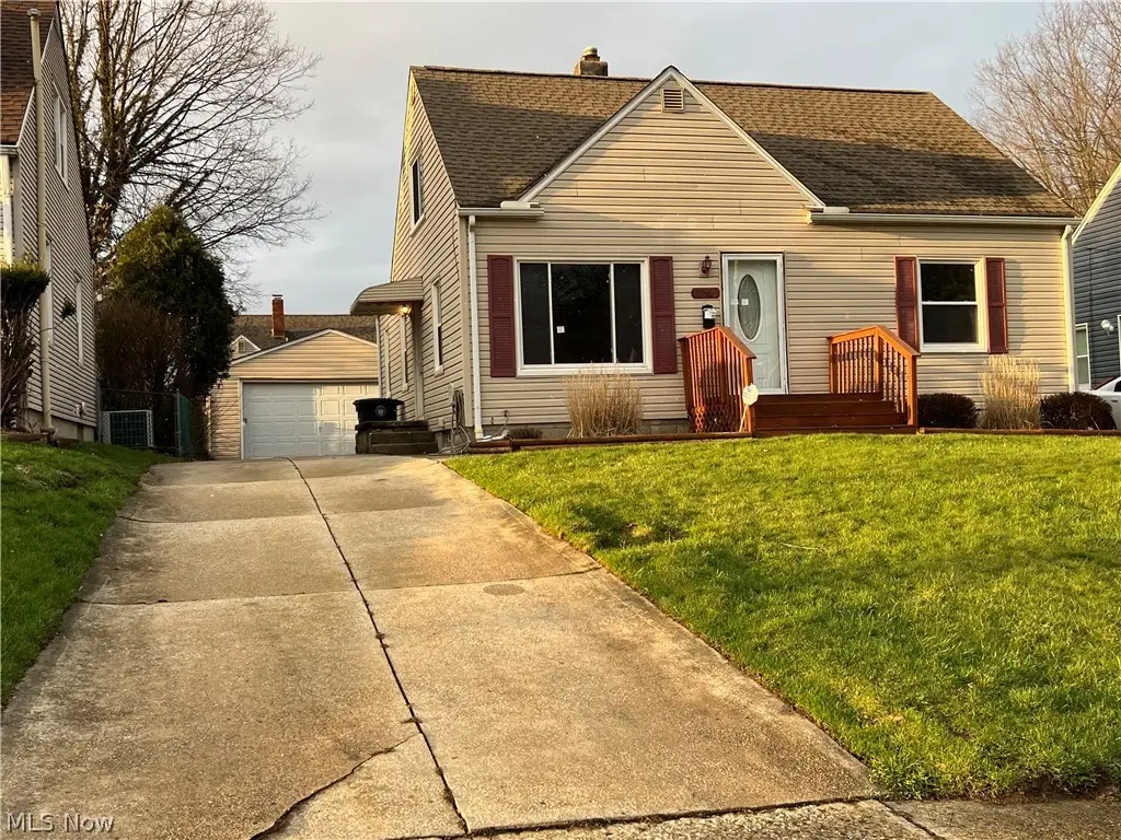 715 E Catawba Avenue, Akron, OH 44306 - #1