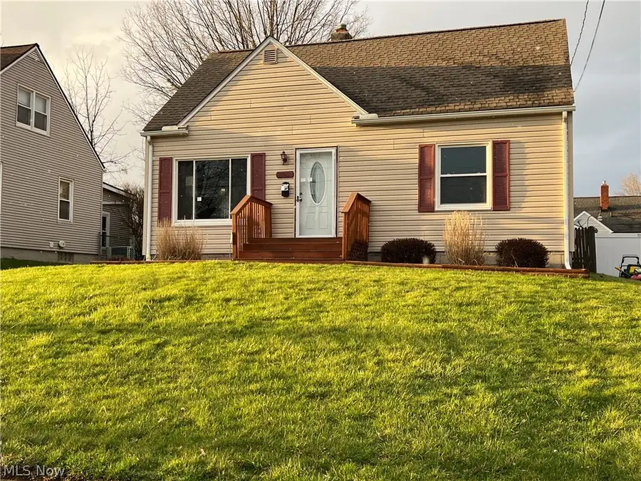 715 E Catawba Avenue, Akron, OH 44306 - #2