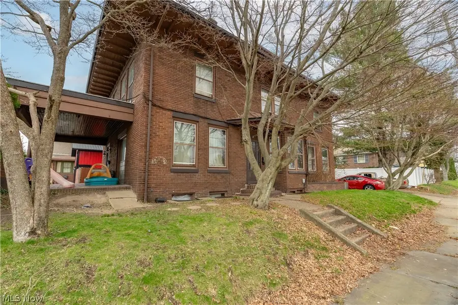 528 Lincoln E Way, Massillon, OH 44646 - #2