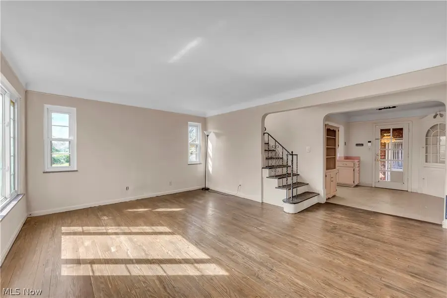 6494 S Canterbury Road, Parma, OH 44129 - #2