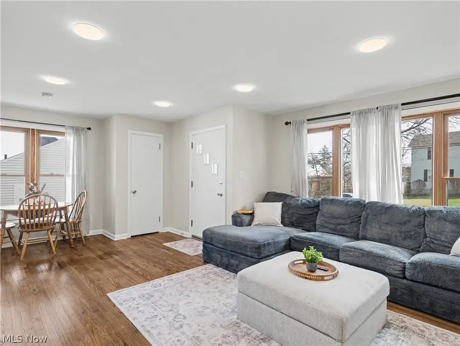 2682 9th Street, Cuyahoga Falls, OH 44221 - #3