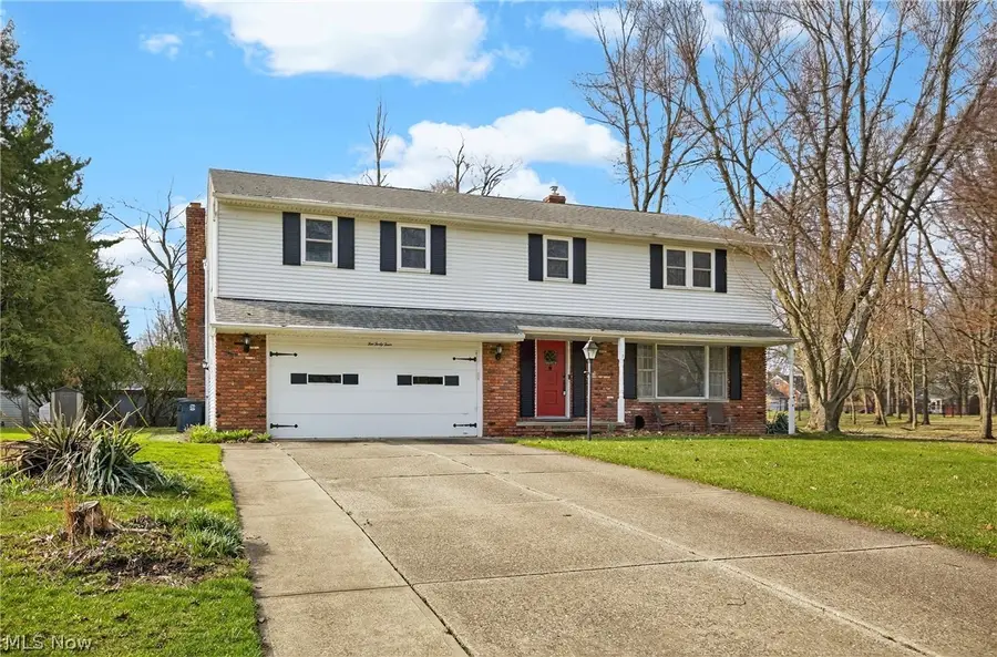 1044 Linden Lane, Lyndhurst, OH 44124 - #2