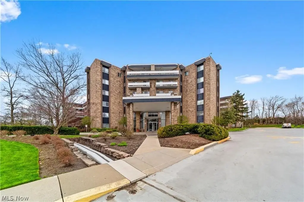 2112 Acacia Park Drive #312, Lyndhurst, OH 44124 - #1