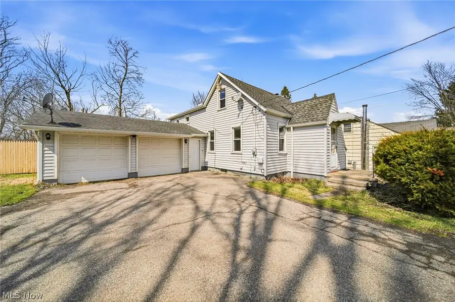 15904 Claridon Troy Road, Burton, OH 44021 - #2