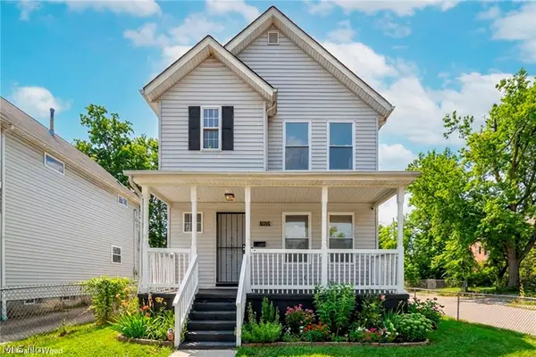 10870 Mount Overlook Avenue, Cleveland, OH 44104