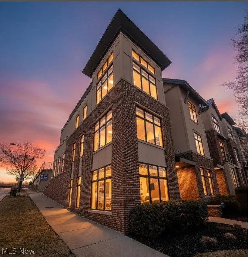 121 N Howard Street, Akron, OH 44308 - #2